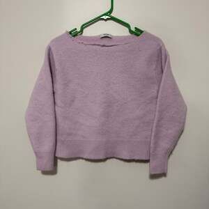 Aritzia Cashmere Relaxed Crew Sweater Shoulder Cut